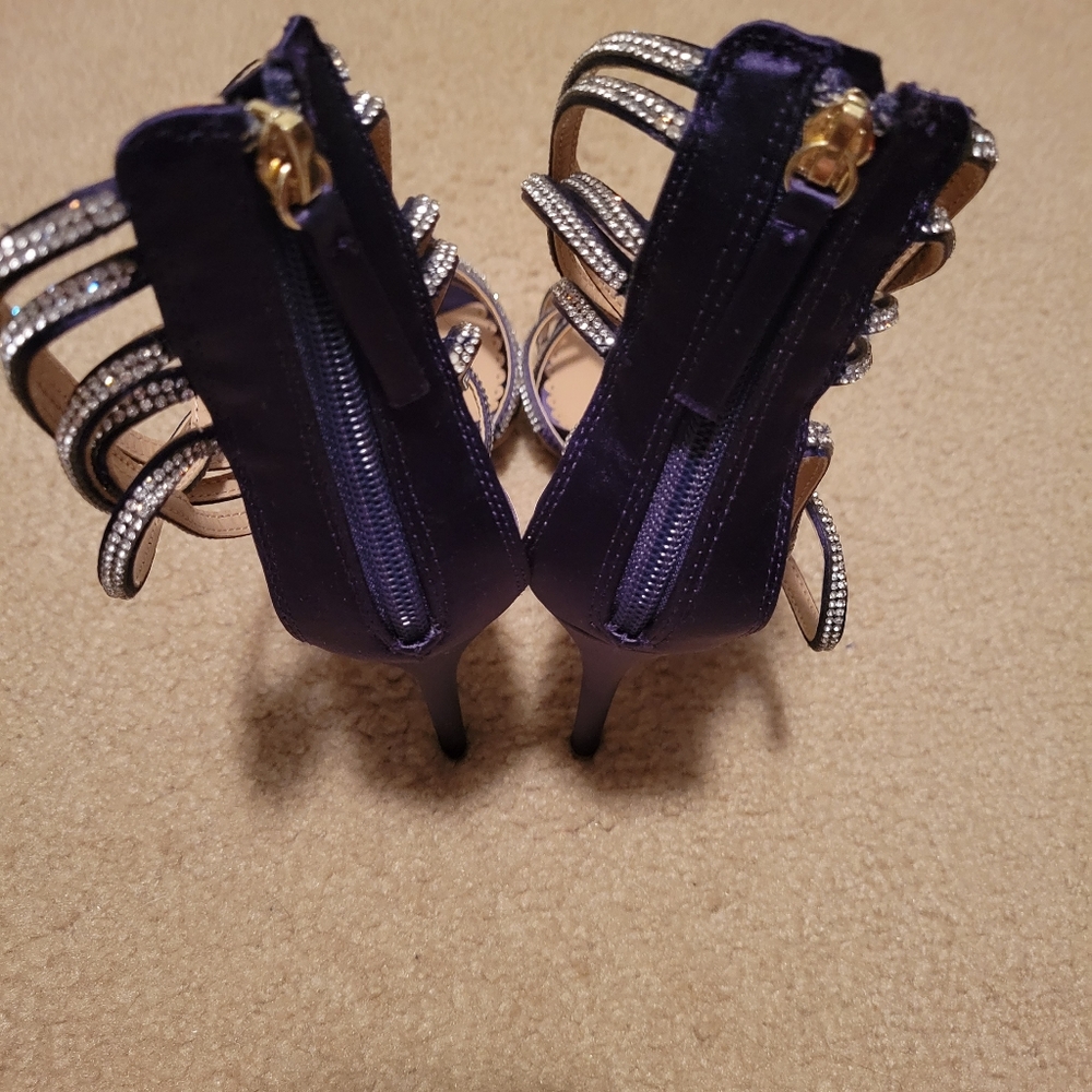 Shoes - Picture 5 of 6